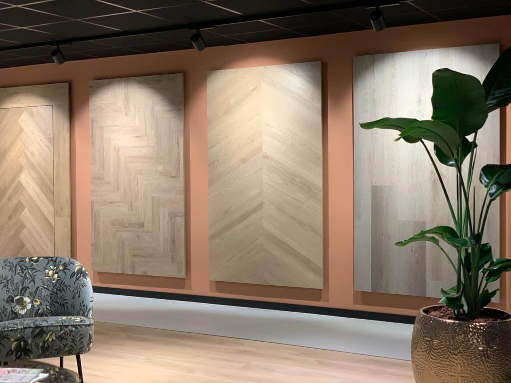 Klik PVC visgraat plank die tijdens de montage in het kliksysteem klikt