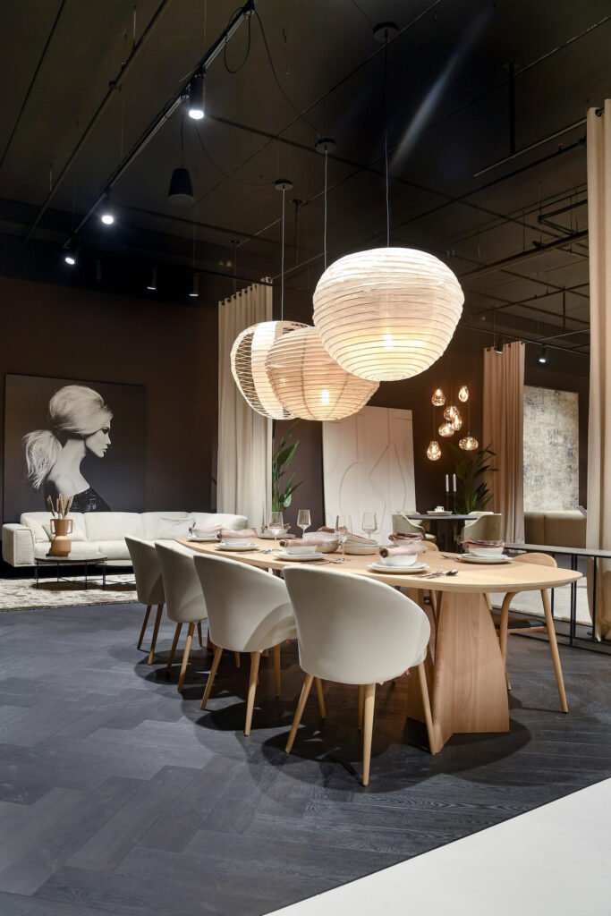 Waterbestendige PVC vloer keuken bij een spoelbak met gemorst water